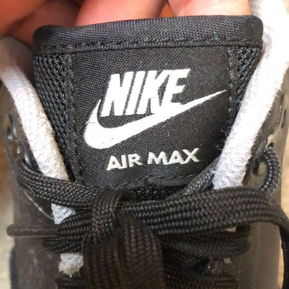 Nike Air Max Running Shoe | Size 9 - Picture 9 of 10